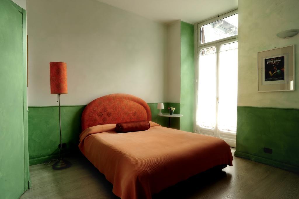 Il Pane E Le Rose Bed and Breakfast Turín Habitación foto